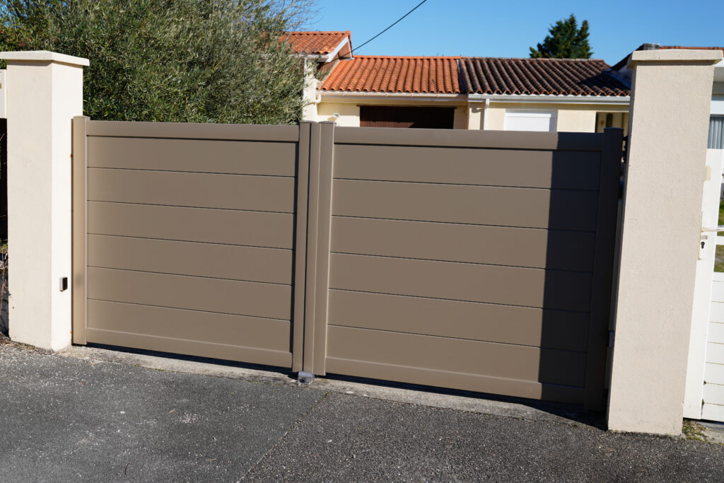 PORTAIL ALU - Menuiserie Bordier