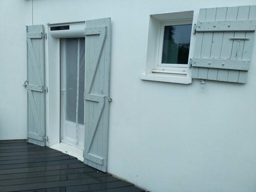 Volet roulant solaire - Menuiserie Bordier