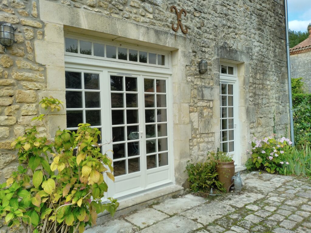 Porte fenêtre bois - Menuiserie Bordier