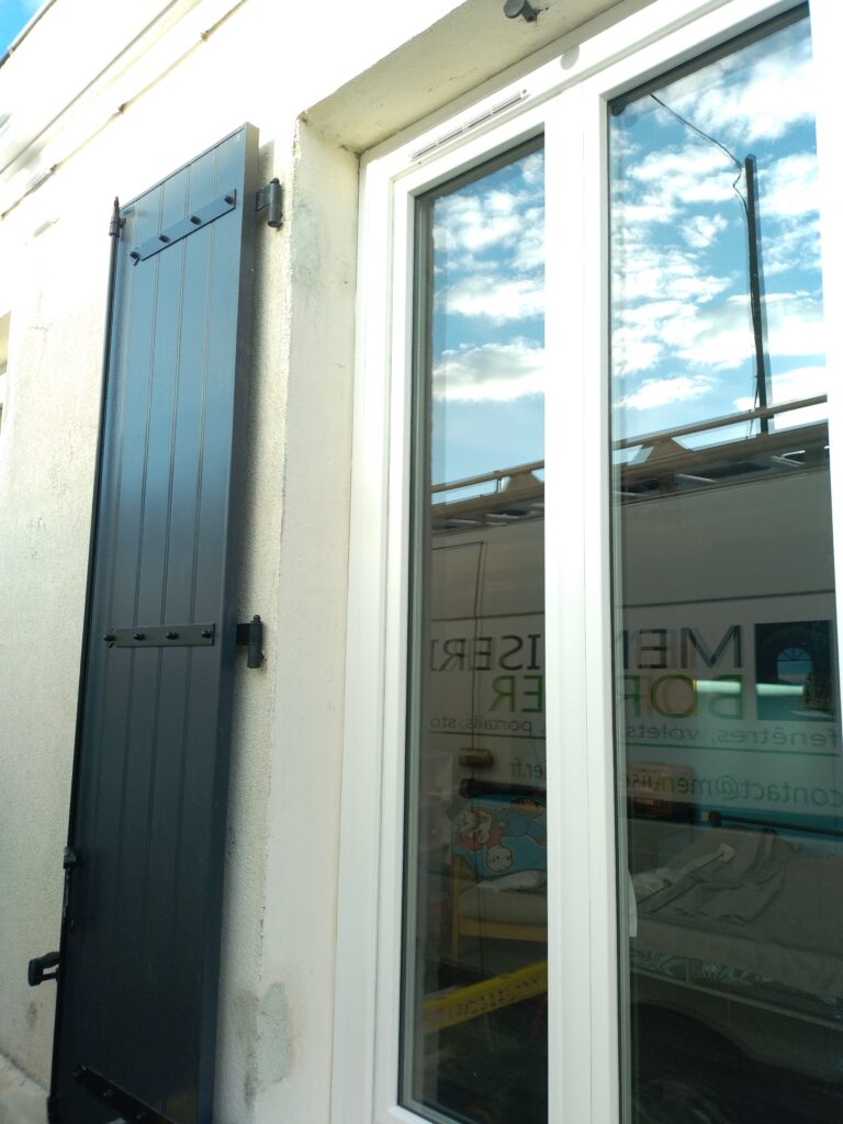 Volets alu ral 7016 - Menuiserie Bordier