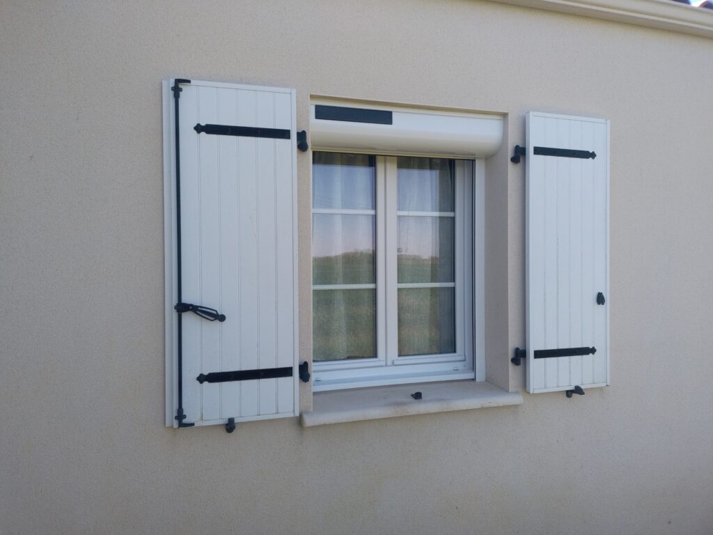 Volet roulant solaire - Menuiserie Bordier
