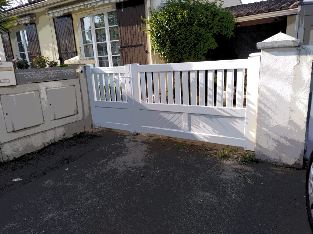 PORTAIL PVC - Menuiserie Bordier