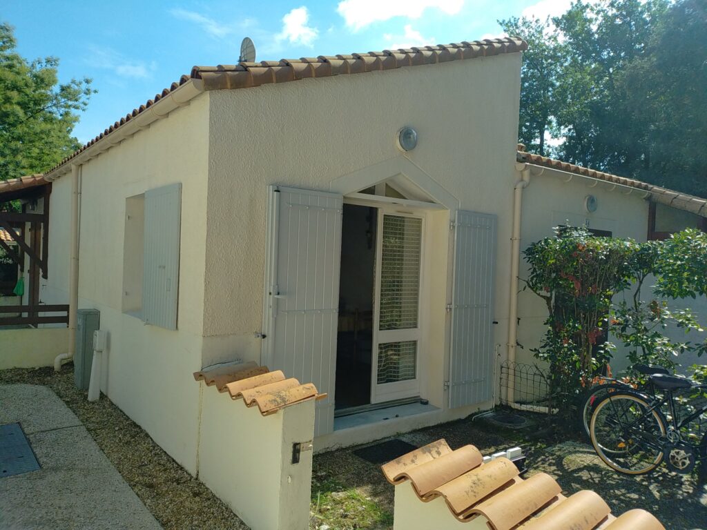 Volets en bois exotique - Menuiserie Bordier