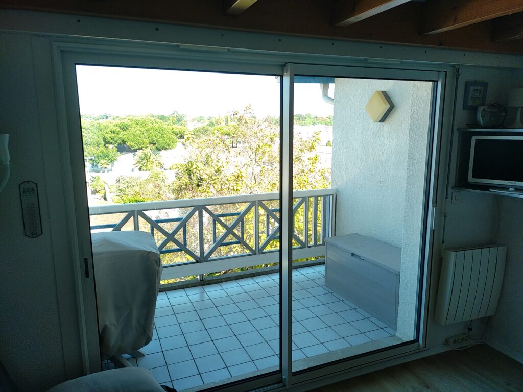 Baie coulissante 2 vantaux en alu blanc - Menuiserie Bordier