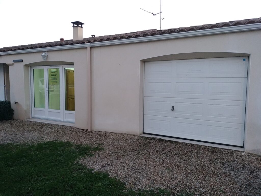 Porte fenêtre 3 vantaux avec volet roulant intégré - Menuiserie Bordier