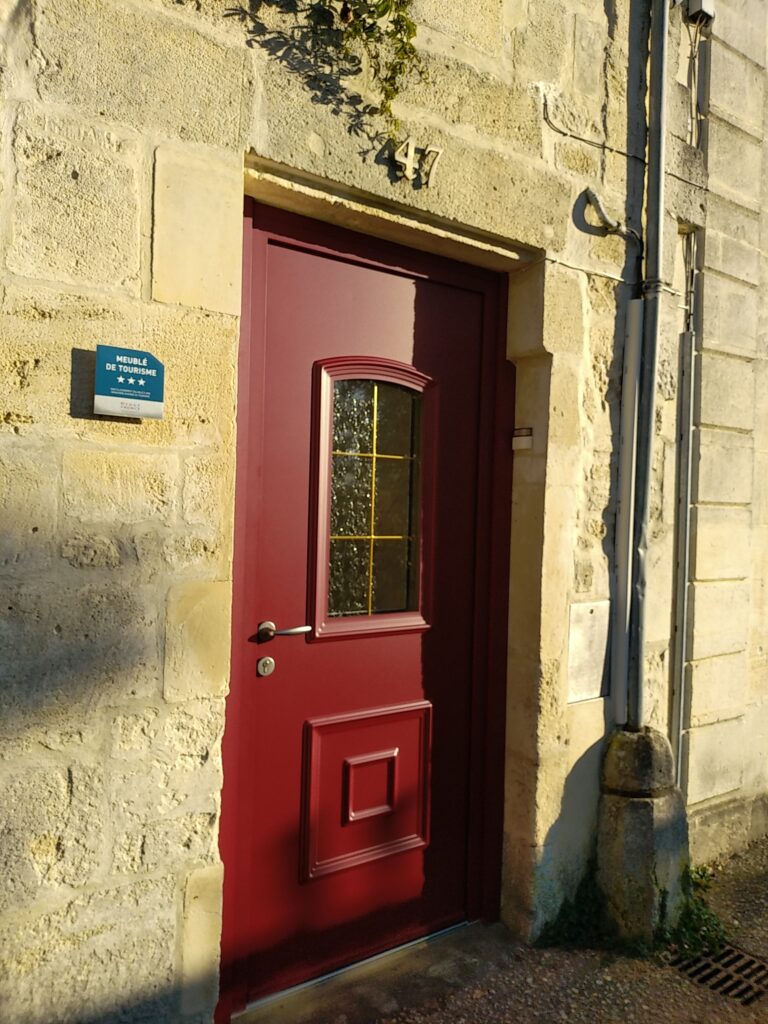 Porte d'entrée alu ral 3004- Menuiserie Bordier